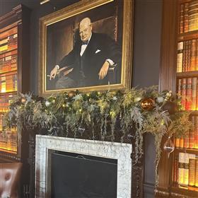 fwthumbFireplace garland Churchill Bar The Langley, Lilys Flowers Lightwater.jpg